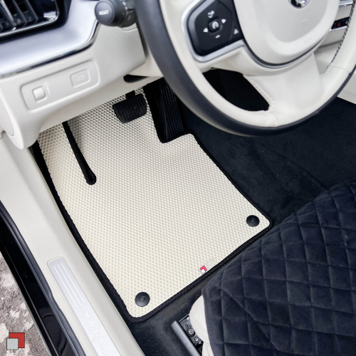 Volvo XC60 dywaniki białe czarne