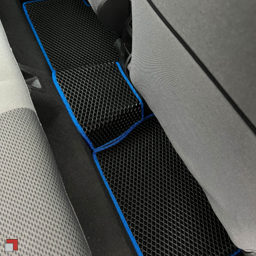 Opel Zafira B dywaniki czarne niebieskie