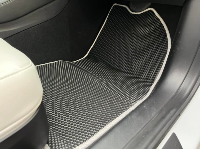 Tesla Model 3 1 gen Sedan (2017-2025)